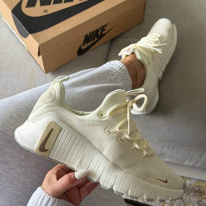 NIKE FREE METCON 6 DAMA